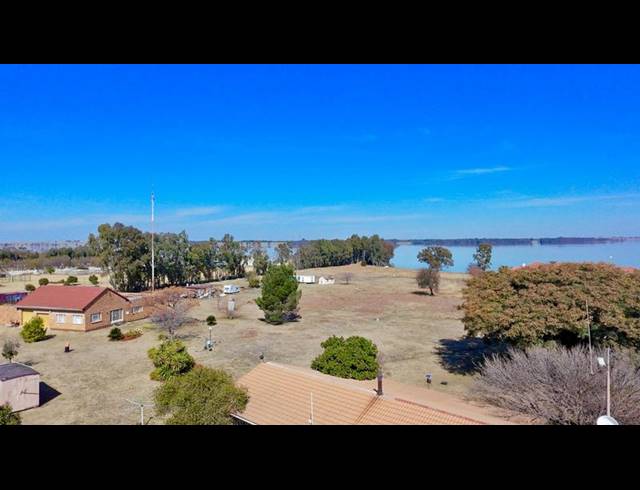 4 BEDROOM HOUSE FOR SALE IN VAAL MARINA